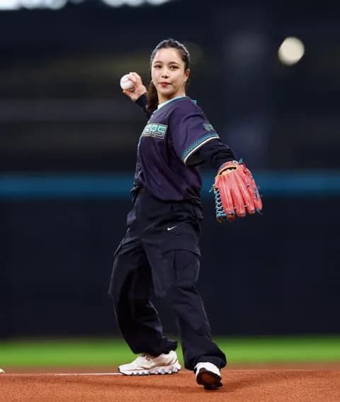 【日本ハム】高梨沙羅がエスコン始球式に登場|反応まとめ|4/12