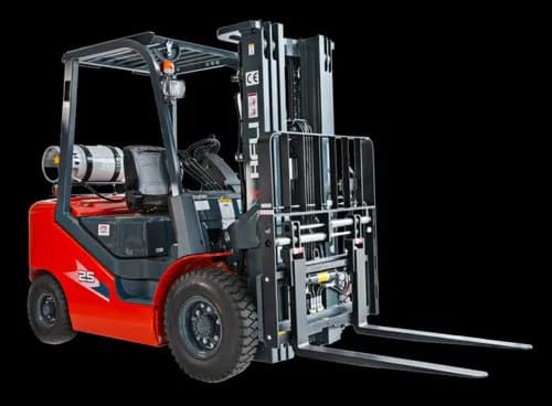 【悲報】建設会社の社長ジジイさん、フォークリフトの爪に孫(2)を乗せて走ってしまった結果・・・・・・・・・