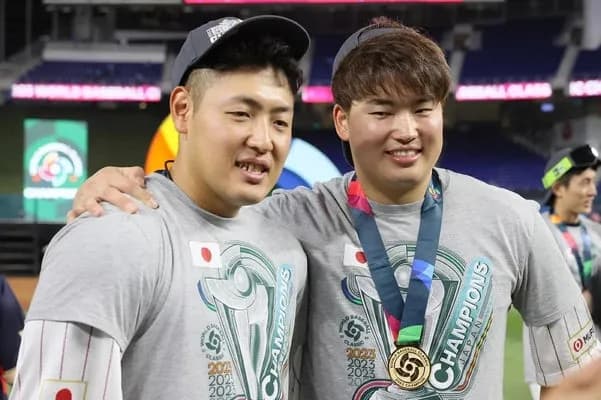 【悲報】村上 打率.157 OPS.715 岡本 打率.204 OPS.605←これwwwwwwwww