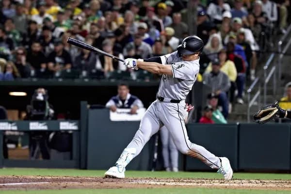 村上宗隆(ホ) 打率.209(67-14) 7本塁打 14打点 20四球29三振 出塁率.386 OPS.908←率直な感想wwwwwwwwww