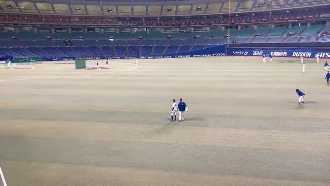 【悲報】中日・尾田、練習してるだけで叩かれてしまう…