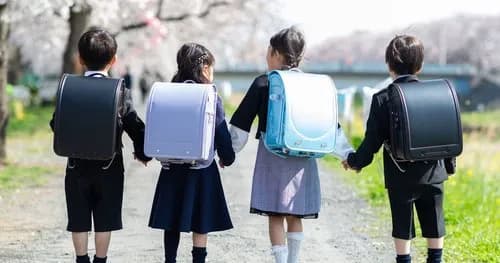 【悲報】日本のクソガキさん、GW明けに学校へ行きたがらないwwwwwwwwww