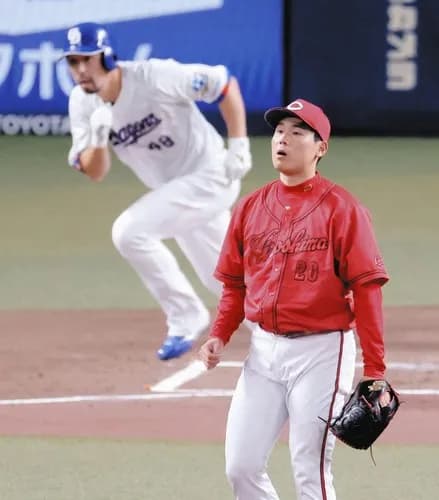 広島・栗林良吏、まさかの初回緊急降板にファンも悲鳴「栗林降板まじ?怪我とかなら最悪じゃん」「栗林が怪我はもう今年赤に変わる寸前の黄信号なのよ」