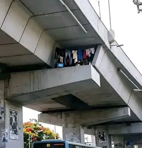 【衝撃】最近のホームレスさん、ガチでレベチすぎるwwwwwwwwww