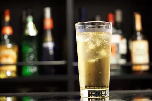 【悲報】居酒屋のハイボールで使われてたらがっかりするウイスキーwwwwwwwwww