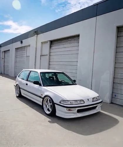 【悲報】この車の名前当てれる奴おる?wwwwwwwwww