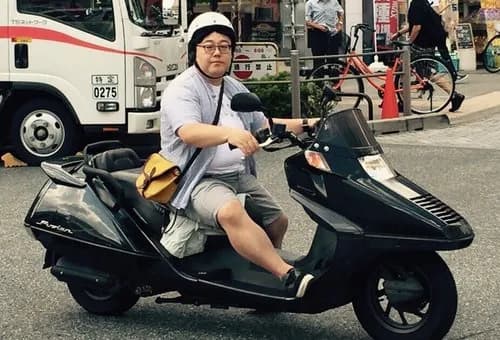 【朗報】ビッグスクーター、ガチで欲しすぎるwwwwwwwwww