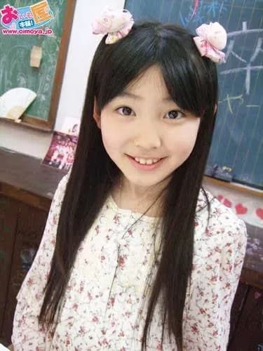 【悲報】元子役女さん、エッッッな身体に成長し過ぎてAV女優になるwwwwwwwwww