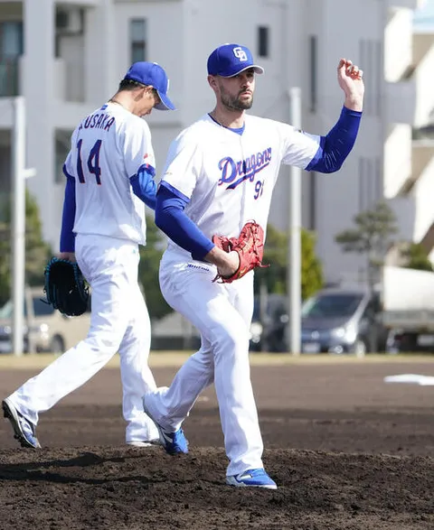 中日マラー、左脇上部の違和感のため別メニュー調整　井上監督「今は無理するあれじゃない」