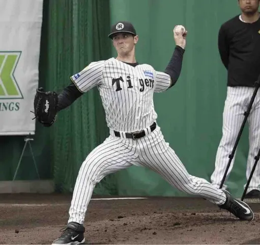 【阪神】長身新助っ人ルーカス＆ラグズデールが来日初ブルペン競演、左右の先発ローテ候補ツインタワー