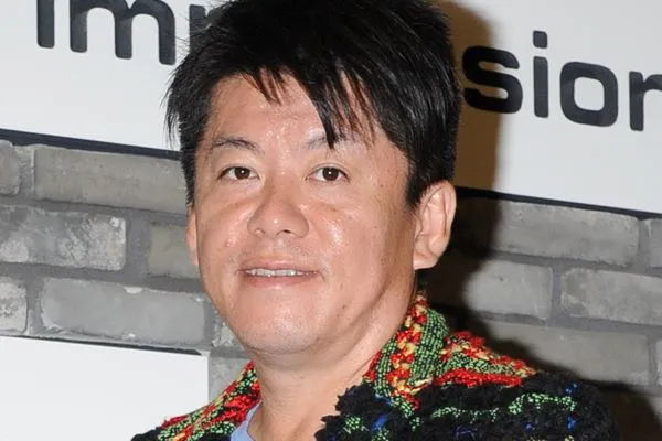 【悲報】ホリエモン、今度はSUSURUにキレる「WAGYUMAFIAのラーメンはまずいとか、わざわざ言うわけ。リュウジと一緒だよ」 ※言ってない