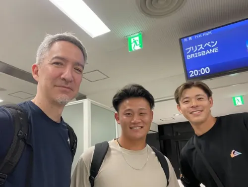 オーストラリアン・ベースボールリーグに参加するDeNA益子選手、中川颯選手、ブライアン英語教師が日本を出発！意気込みを語る